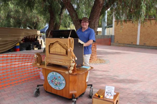 Der Leierkasten kommt aus Belgien