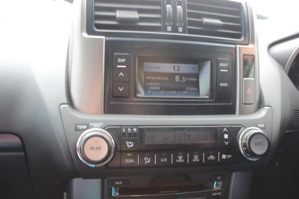 2:37 p.m., 12°C, rain