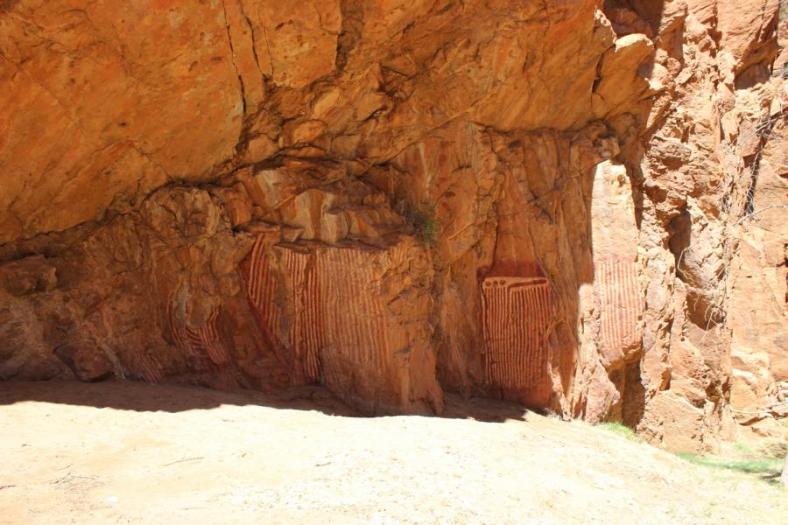 The Three Caterpillars (Tausendfüßler), Aboriginal Felsmalerei