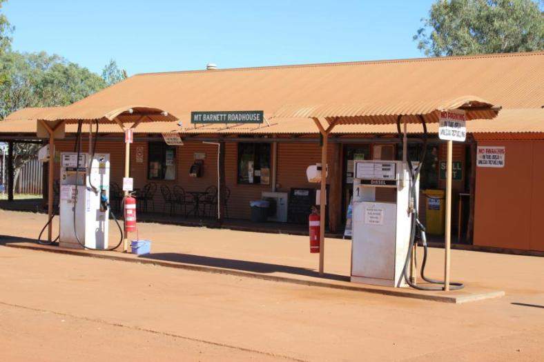 Kurzer Stop beim Mt. Barnett Roadhouse