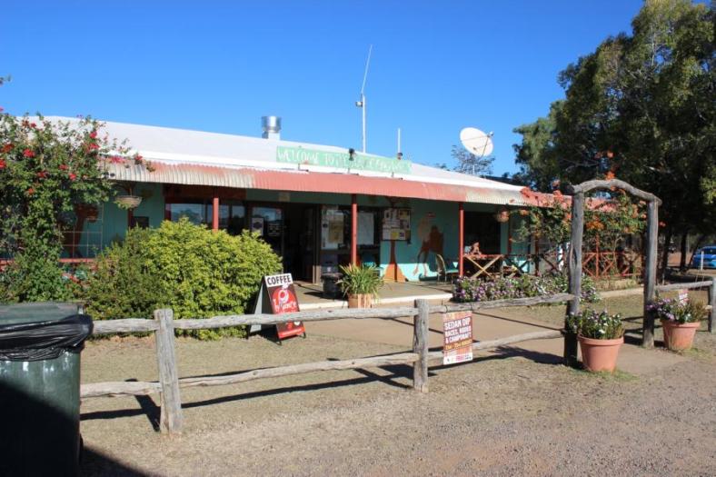 Burke & Wills Roadhouse, zwei deutsche Mädels arbeiten dort