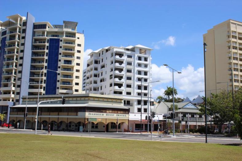 Wir finden der Architekt gehört ausgetauscht