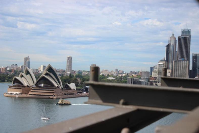 Blick von der Harbour Bridge auf die Oper, Sydney