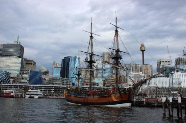 Captain Cooks Endevour liegt als Nachbildung im Darling Harbour, was hätte er sich wohl gedacht....