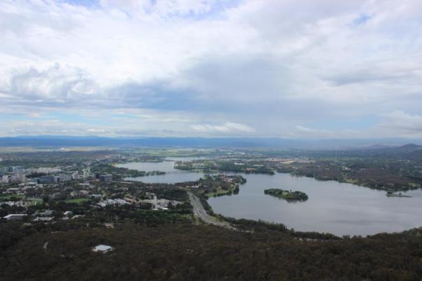 Blick auf Canberra vom Telstra Tower