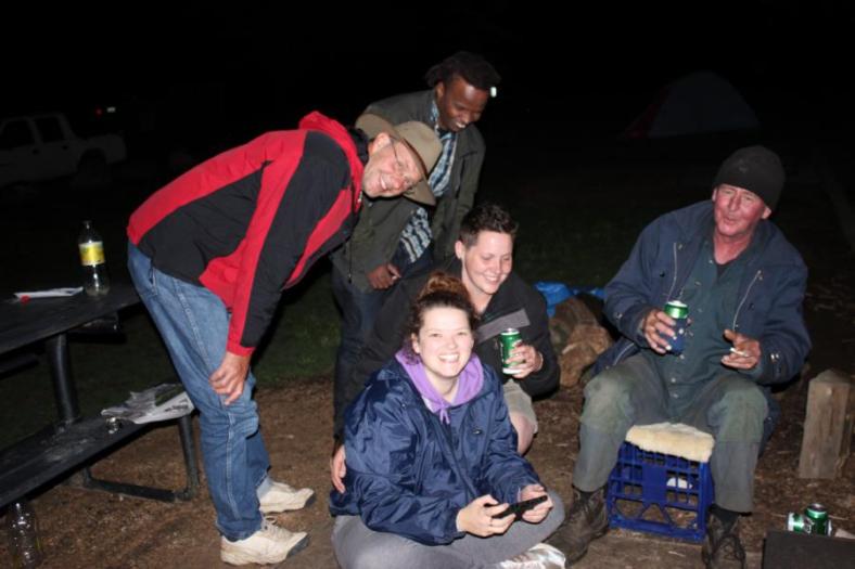 Wir hatten viel Spass, Thomas, Henry, Sam, Natty, John am Campingplatz Nähe Canberra