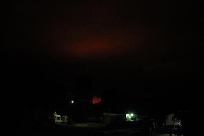 Waldbrand gleich hinter dem Campingplatz, Mole Creek