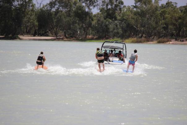 Die Jungs im Boot haben auch ihren Spaß, Hopetoun