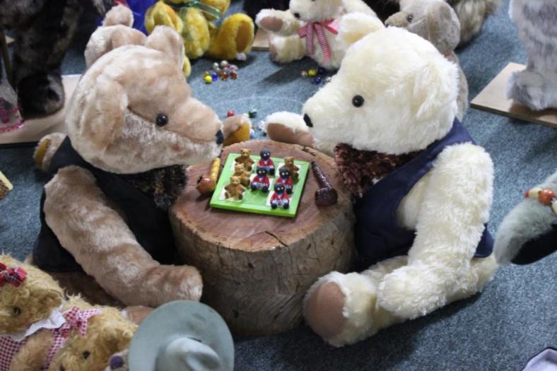 Bears, Whites's Mineral Art & Living Museum