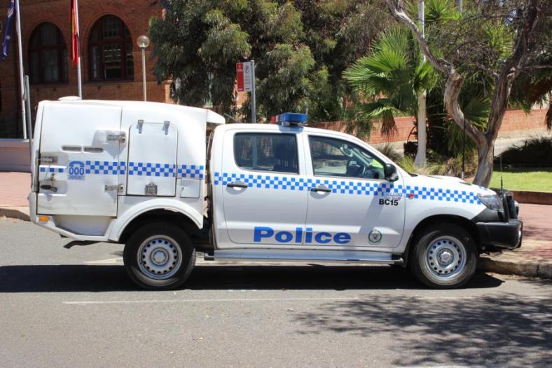 Wer nicht artig ist, kommt mit diesem Fahrzeug zur Polizei, Broken Hill