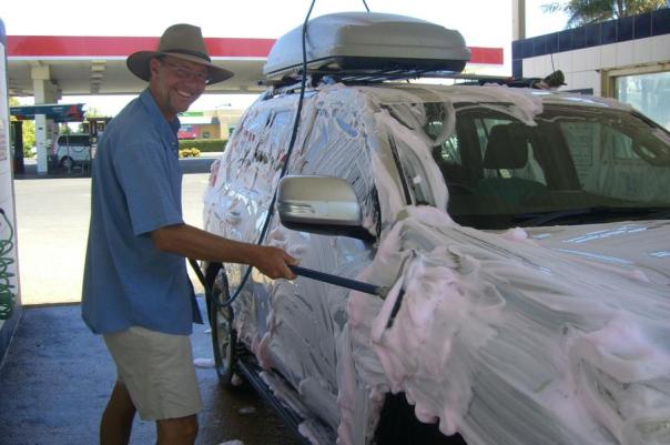 Bruce, jetzt wirst Du zur Brautschau hübsch gemacht