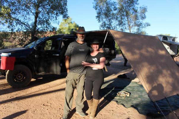 Mit Ashley und Charles aus Brisbane tauschten wir lustige Geschichten am Campfire aus