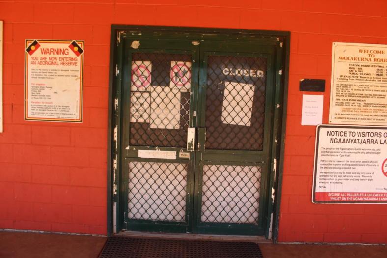 Heute gibt es hier kein Benzin, Warrakurna Roadhouse