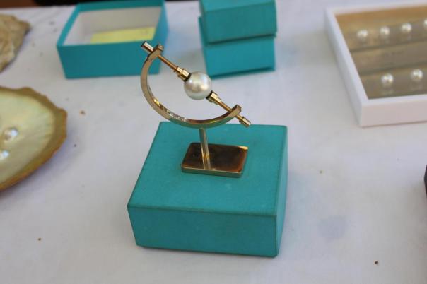 Eine der größeren Perlen, Wert um die 6000 Australische Dollar