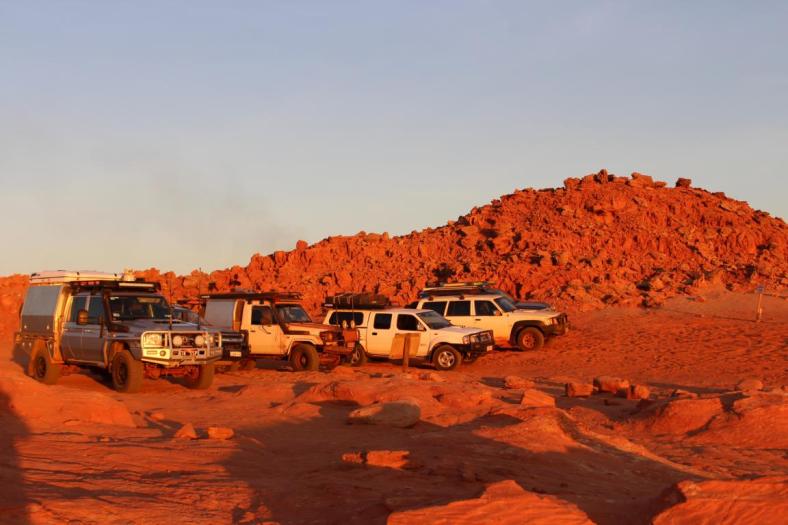 Der kleine Parkplatz an den Klippen kurz vor Sonnenuntergang, Cape Leveque