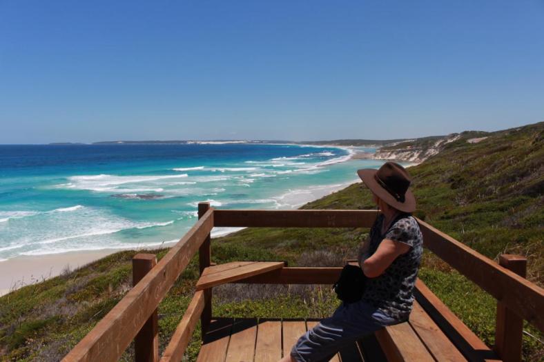 Toll angelegte Stufen und Ausblickspunkte zu den Stränden, Ten Mile Lagoon