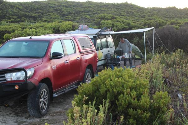 Wir treffen Togo am Camp beim Cape Banks Lighthouse