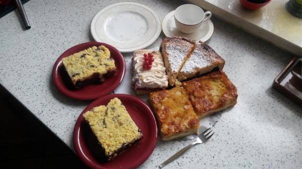 Here are your cakes Voytek